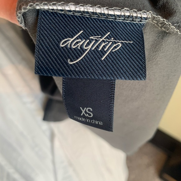 Daytrip Buckle charcoal long sleeve. Size XS. - Picture 2 of 4